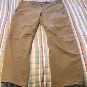 Sitka gear grinder paint 42 x 32 regular in great shape